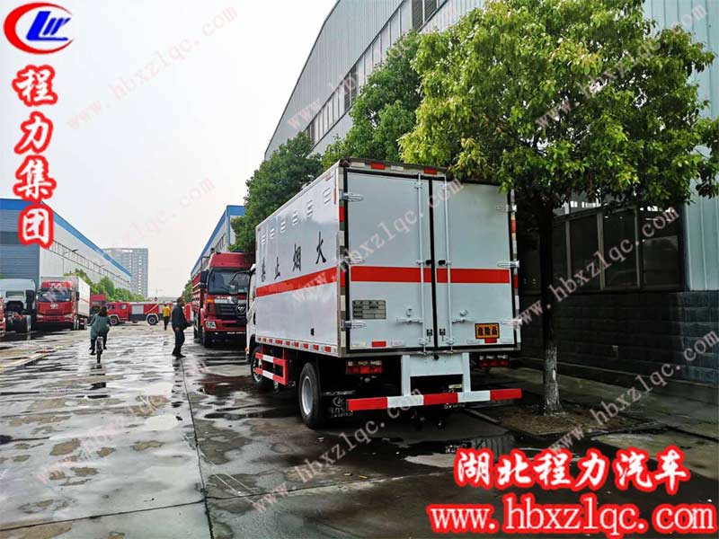 爆破器材運(yùn)輸車(chē)結(jié)構(gòu)圖 爆破器材運(yùn)輸車(chē)結(jié)構(gòu)圖